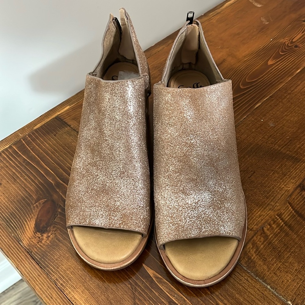 Soft six 9 open toe bootie in gold.